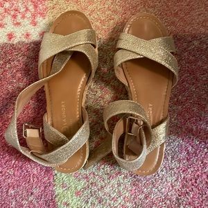 Chinese Laundry Flatform Sandals. Size 8